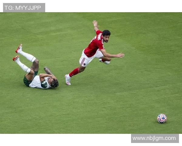 足球明星搞笑瞬间合集精彩回顾让你捧腹大笑的足球场趣事视频 足球明星搞笑瞬间合集精彩回顾让你捧腹大笑的足球场趣事视频