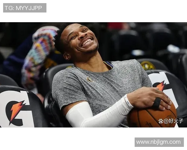 拉塞尔威斯布鲁克的篮球传奇之路与不屈精神探讨 拉塞尔威斯布鲁克的篮球传奇之路与不屈精神探讨